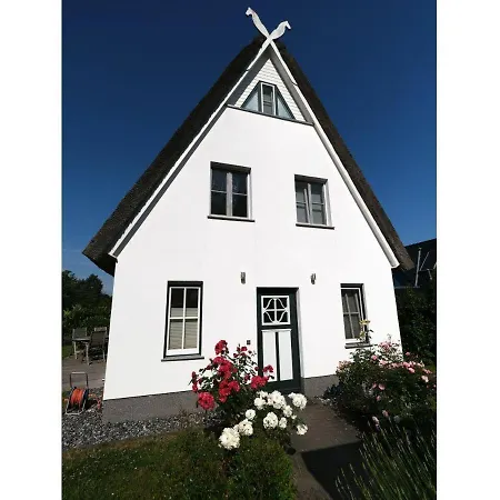 Strandgut-reethus * Glowe