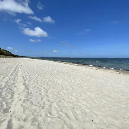 Strandgut-reethus * Glowe